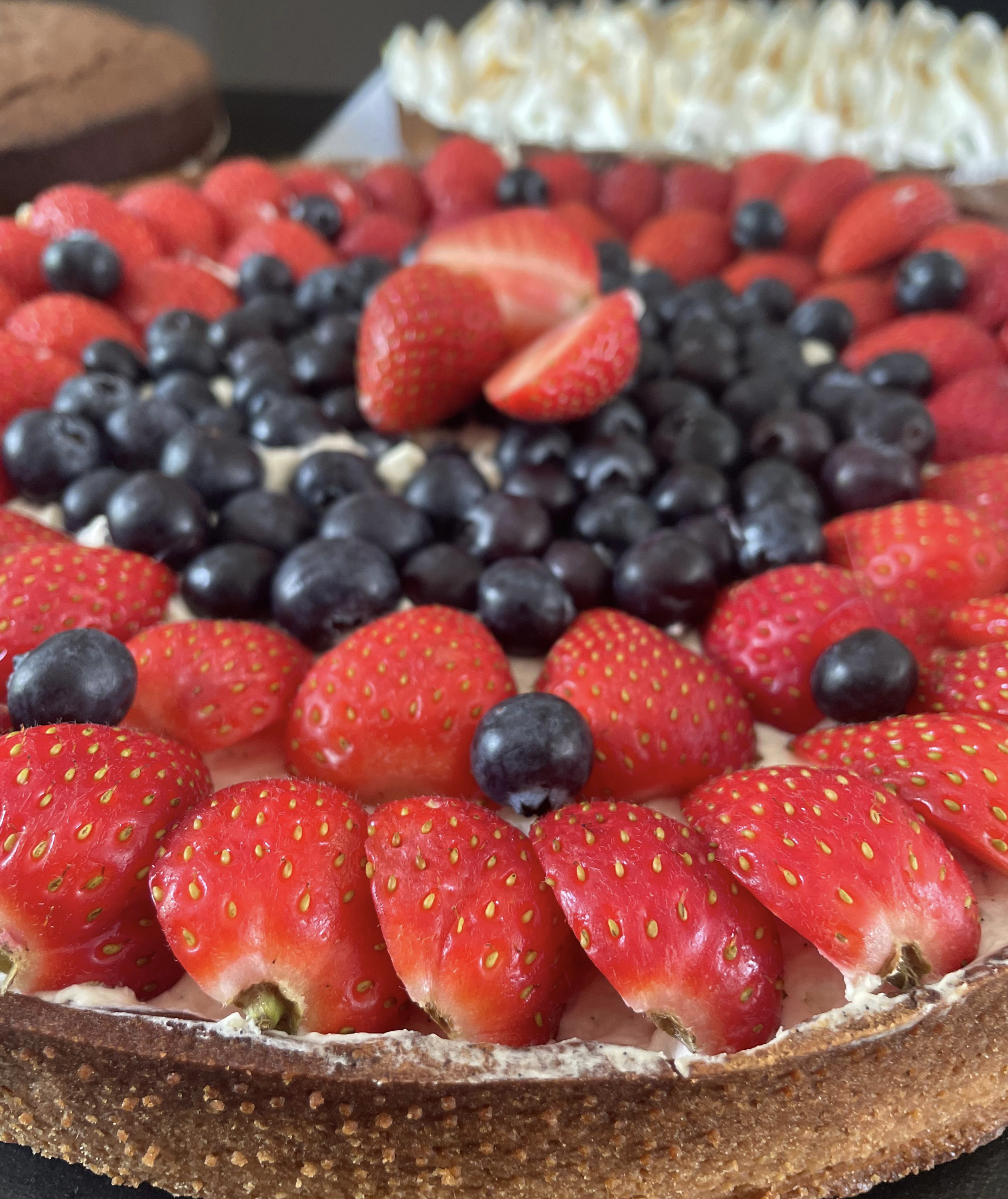 Tarte aux fruits rouges, fraises et myrtilles, Ethan Pâtisserie